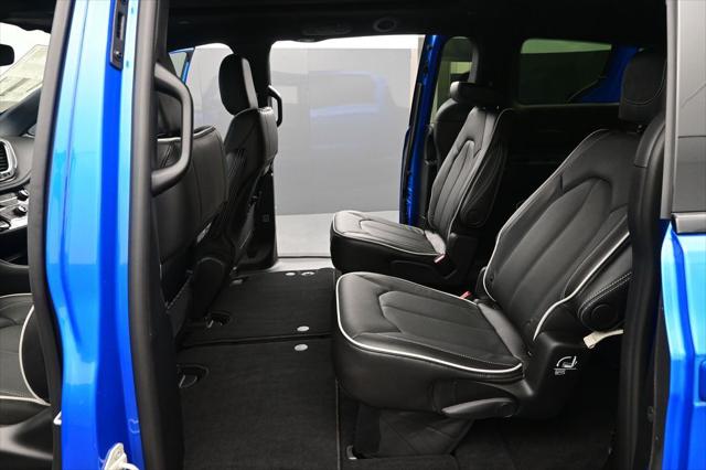 2026 Chrysler Pacifica Limited AWD