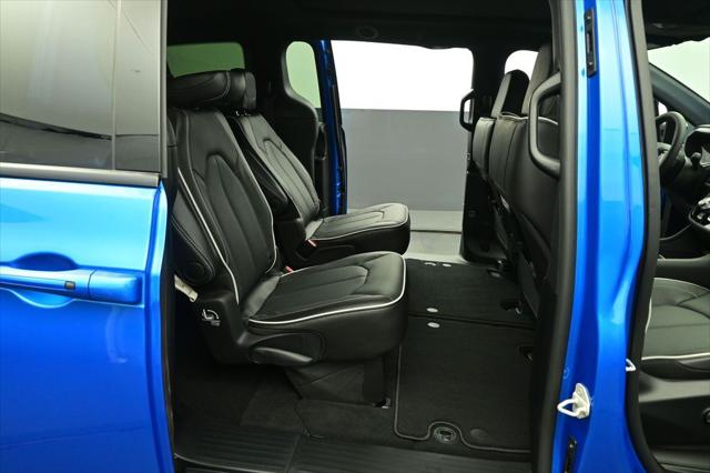 2026 Chrysler Pacifica Limited AWD