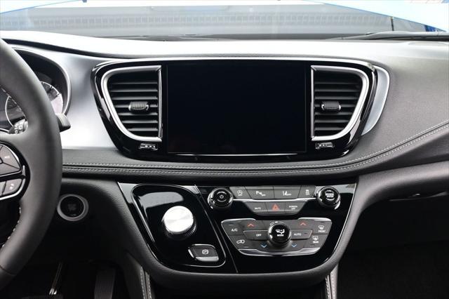 2026 Chrysler Pacifica Limited AWD