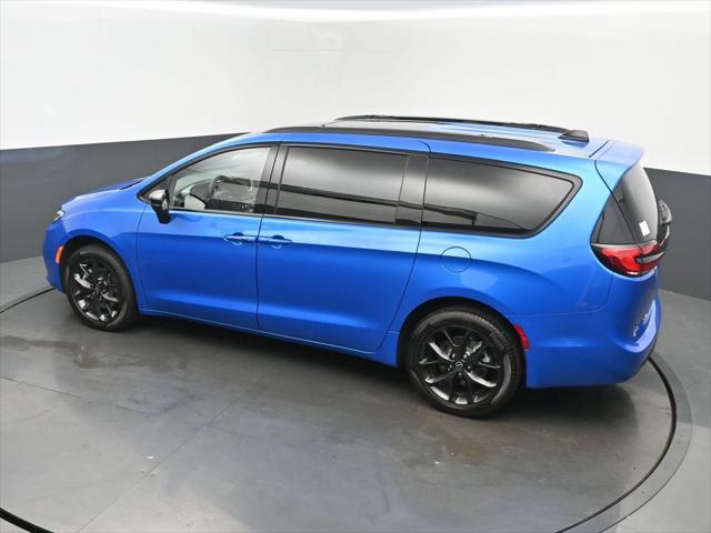 2026 Chrysler Pacifica Limited AWD
