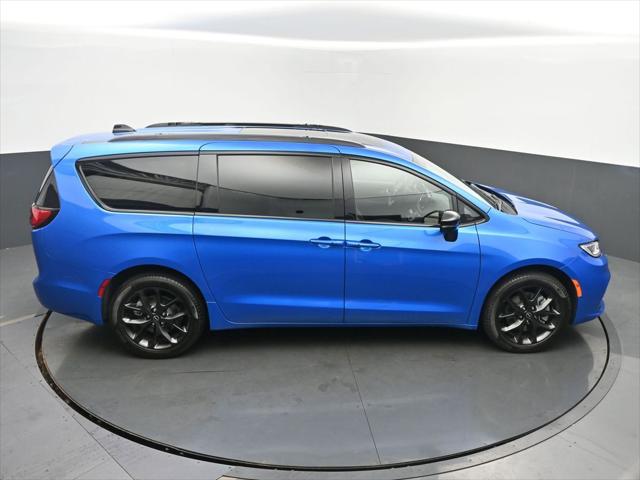 2026 Chrysler Pacifica Limited AWD