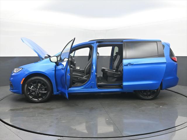 2026 Chrysler Pacifica Limited AWD