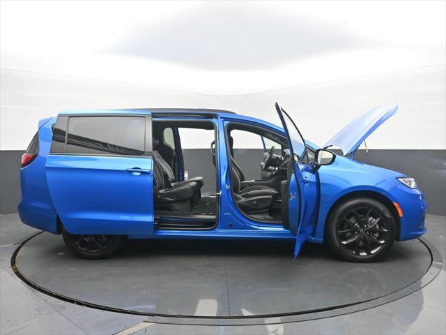 2026 Chrysler Pacifica Limited AWD