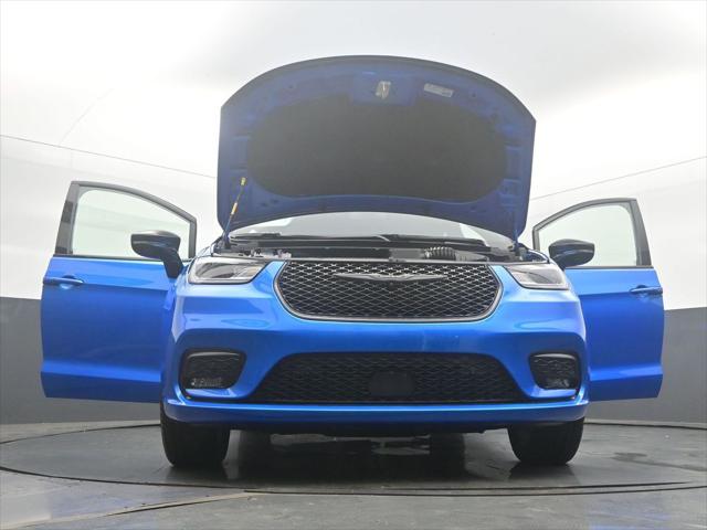 2026 Chrysler Pacifica Limited AWD