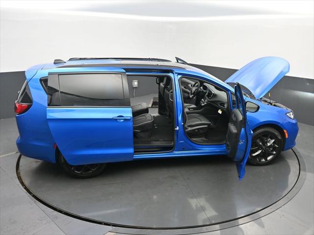 2026 Chrysler Pacifica Limited AWD