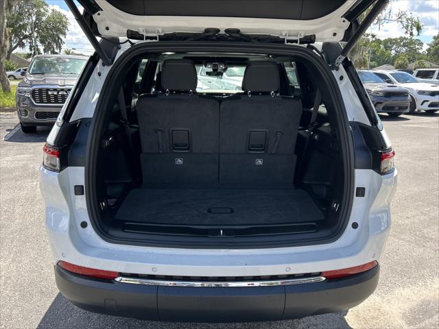 2026 Jeep Grand Cherokee Altitude 4x2