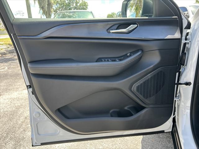 2026 Jeep Grand Cherokee Altitude 4x2