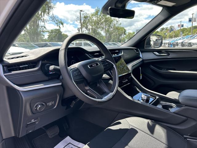 2026 Jeep Grand Cherokee Altitude 4x2