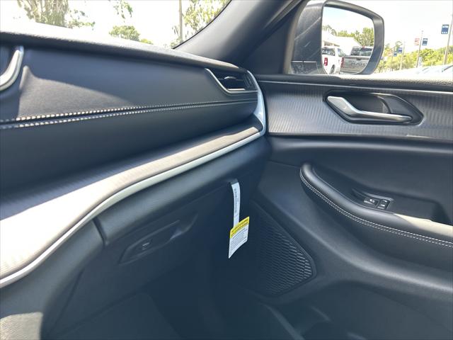2026 Jeep Grand Cherokee Altitude 4x2