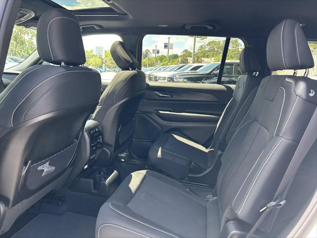 2026 Jeep Grand Cherokee Altitude 4x2