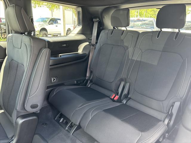 2026 Jeep Grand Cherokee Altitude 4x2