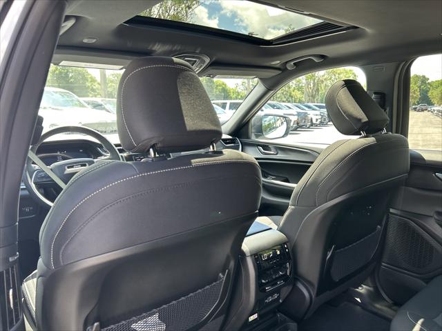 2026 Jeep Grand Cherokee Altitude 4x2