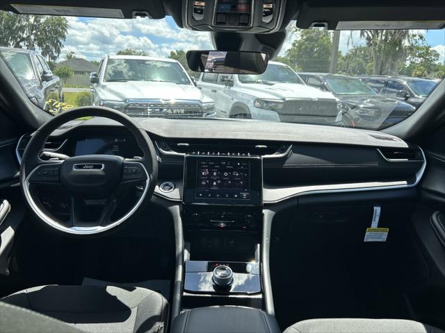 2026 Jeep Grand Cherokee Altitude 4x2