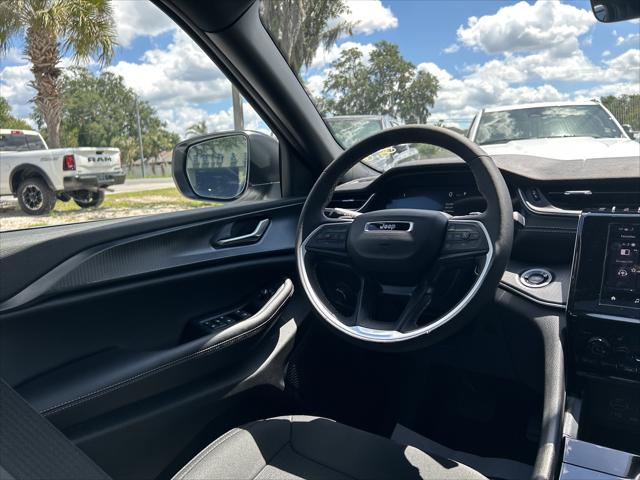 2026 Jeep Grand Cherokee Altitude 4x2