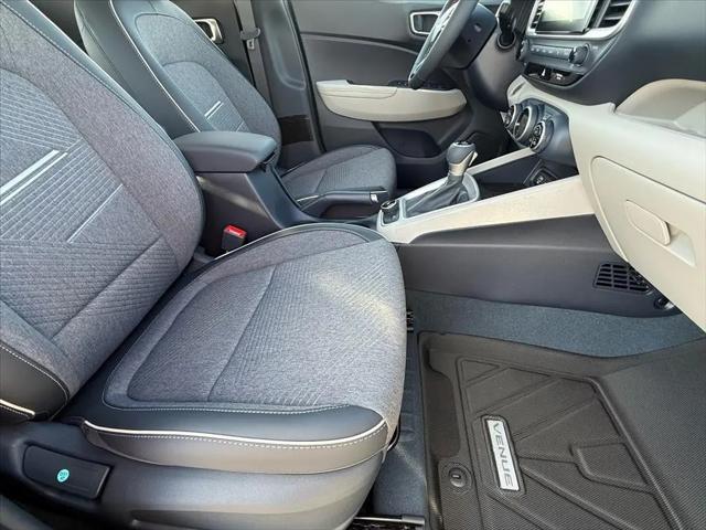 2026 Hyundai Venue SEL w/Two-Tone Roof