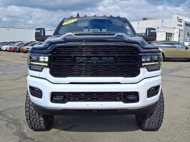 2024 RAM 3500 Limited Mega Cab 4x4 64 Box 2024 RAM 3500 Limited Mega Cab 4x4 64 Box