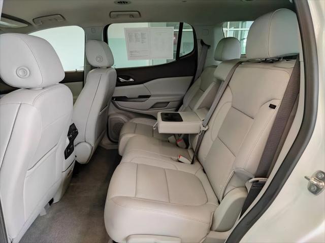 2023 GMC Acadia AWD SLT