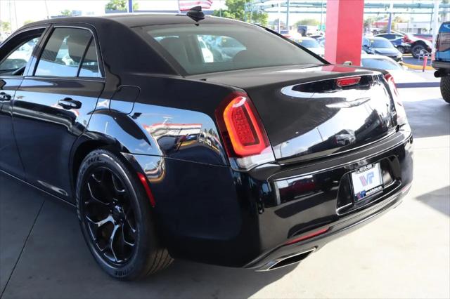 2019 Chrysler 300 Touring