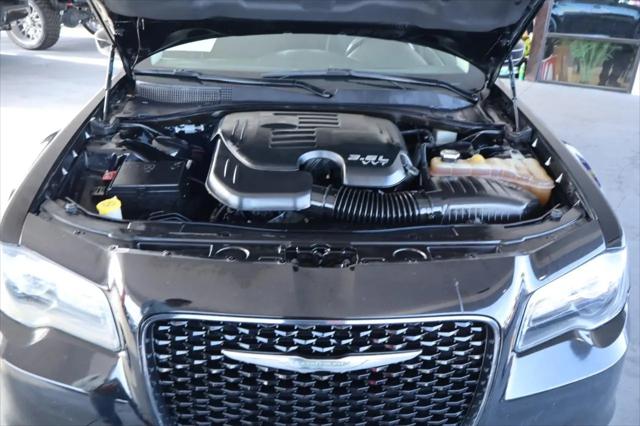 2019 Chrysler 300 Touring