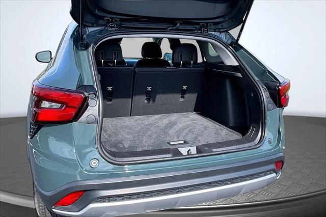 2025 Chevrolet Trax FWD LT
