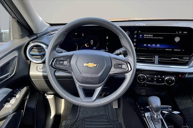 2025 Chevrolet Trax FWD LT