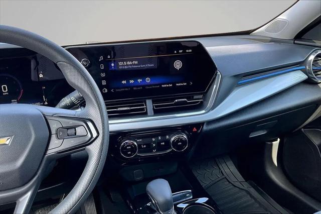 2025 Chevrolet Trax FWD LT