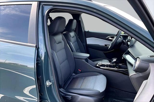 2025 Chevrolet Trax FWD LT