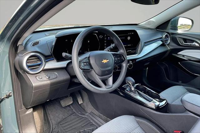 2025 Chevrolet Trax FWD LT