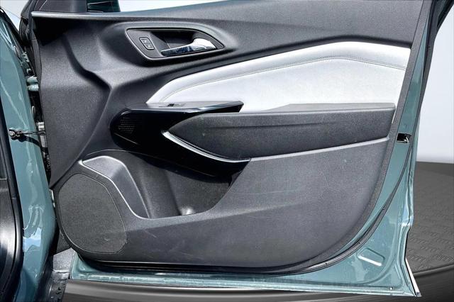 2025 Chevrolet Trax FWD LT