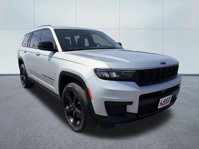 2022 Jeep Grand Cherokee L Altitude 4x4 2022 Jeep Grand Cherokee L Altitude 4x4