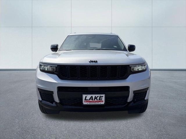 2022 Jeep Grand Cherokee L Altitude 4x4 2022 Jeep Grand Cherokee L Altitude 4x4