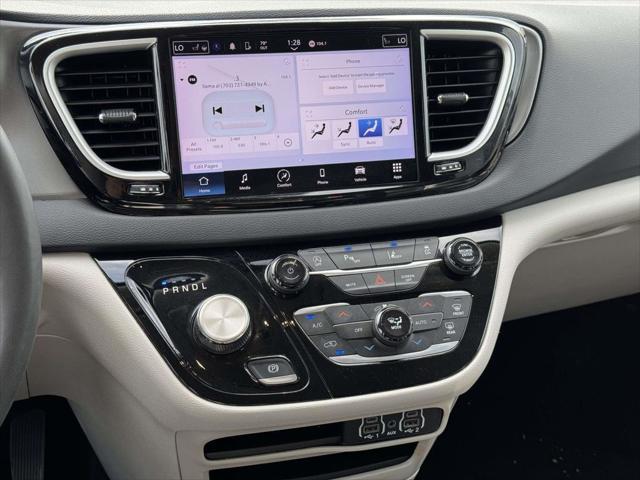 2024 Chrysler Pacifica Touring L 2024 Chrysler Pacifica Touring L