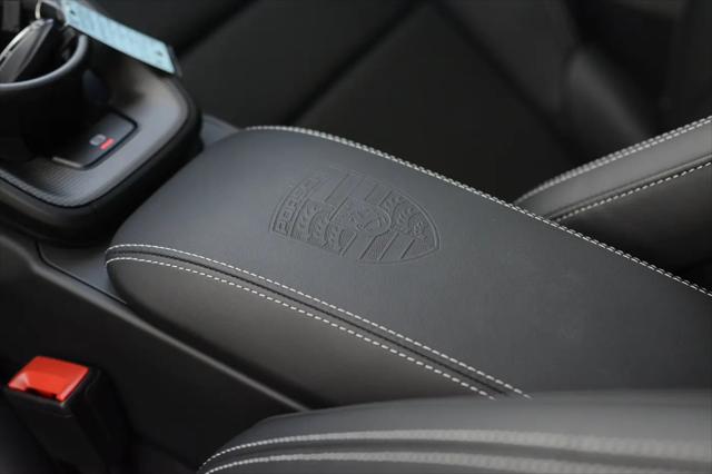 2023 Porsche 911 GT3 w/Touring Package