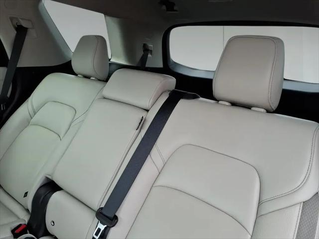 2025 Nissan Pathfinder SL 4WD