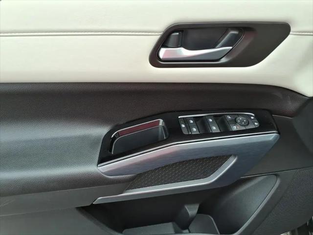 2025 Nissan Pathfinder SL 4WD