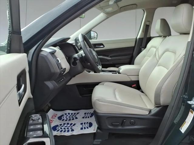 2025 Nissan Pathfinder SL 4WD
