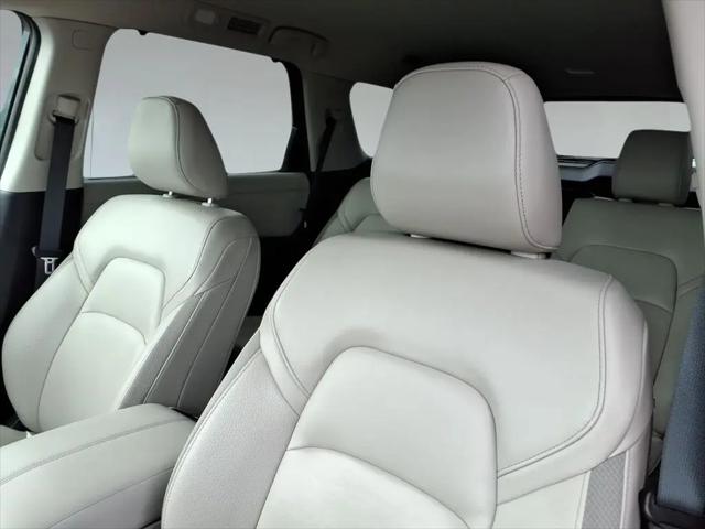 2025 Nissan Pathfinder SL 4WD