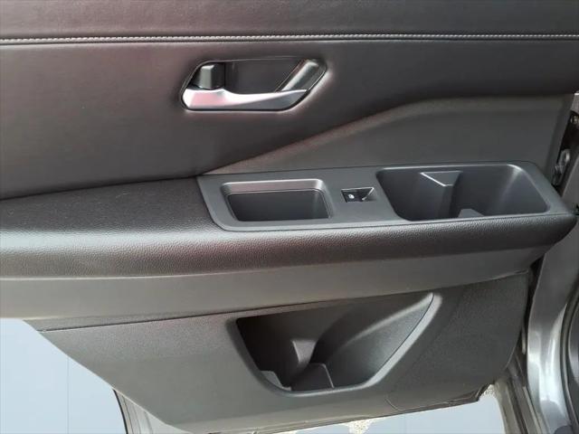 2025 Nissan Pathfinder SL 4WD