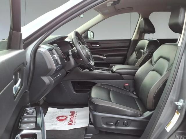 2025 Nissan Pathfinder SL 4WD