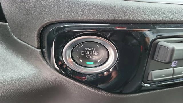 2025 GMC Sierra 1500 4WD Crew Cab Short Box SLT