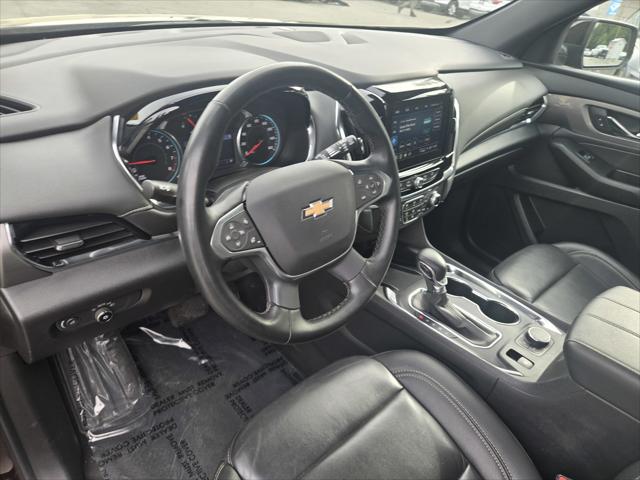 2023 Chevrolet Traverse AWD LT Leather