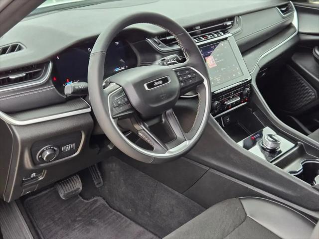 2025 Jeep Grand Cherokee L Altitude 4x2