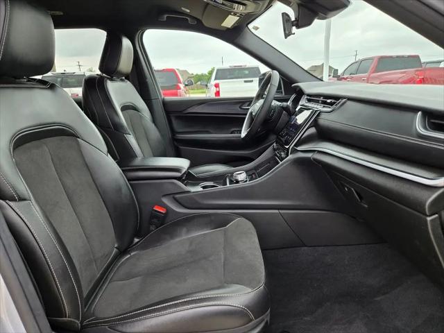 2025 Jeep Grand Cherokee L Altitude 4x2