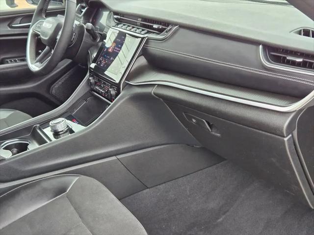 2025 Jeep Grand Cherokee L Altitude 4x2