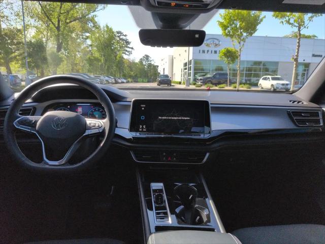 2024 Volkswagen Atlas Cross Sport 2.0T SE w/Technology