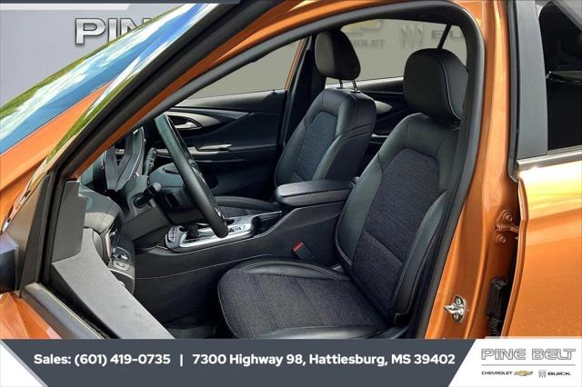 2025 Buick NV Preferred FWD