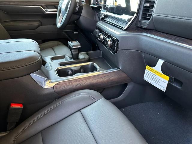 2026 GMC Sierra 1500 Crew Cab, Short Bed, SLT, 4WD