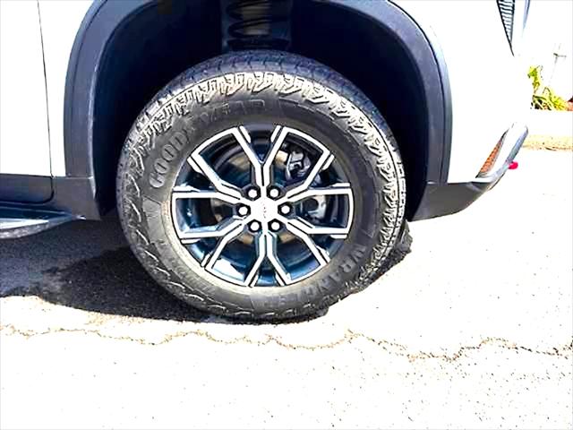 2025 GMC Acadia AWD AT4