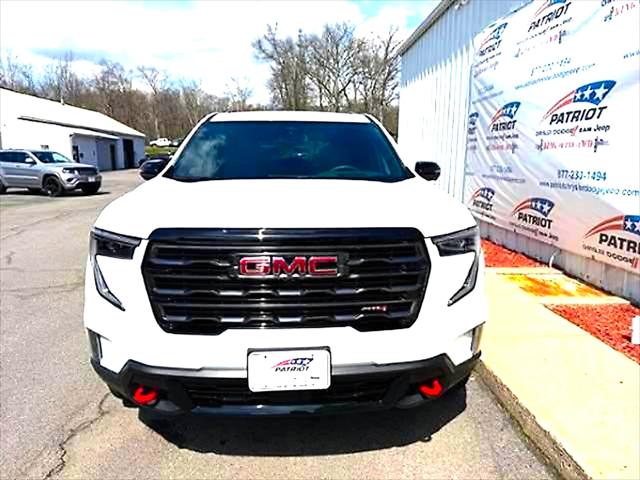 2025 GMC Acadia AWD AT4