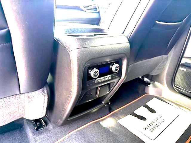 2025 GMC Acadia AWD AT4